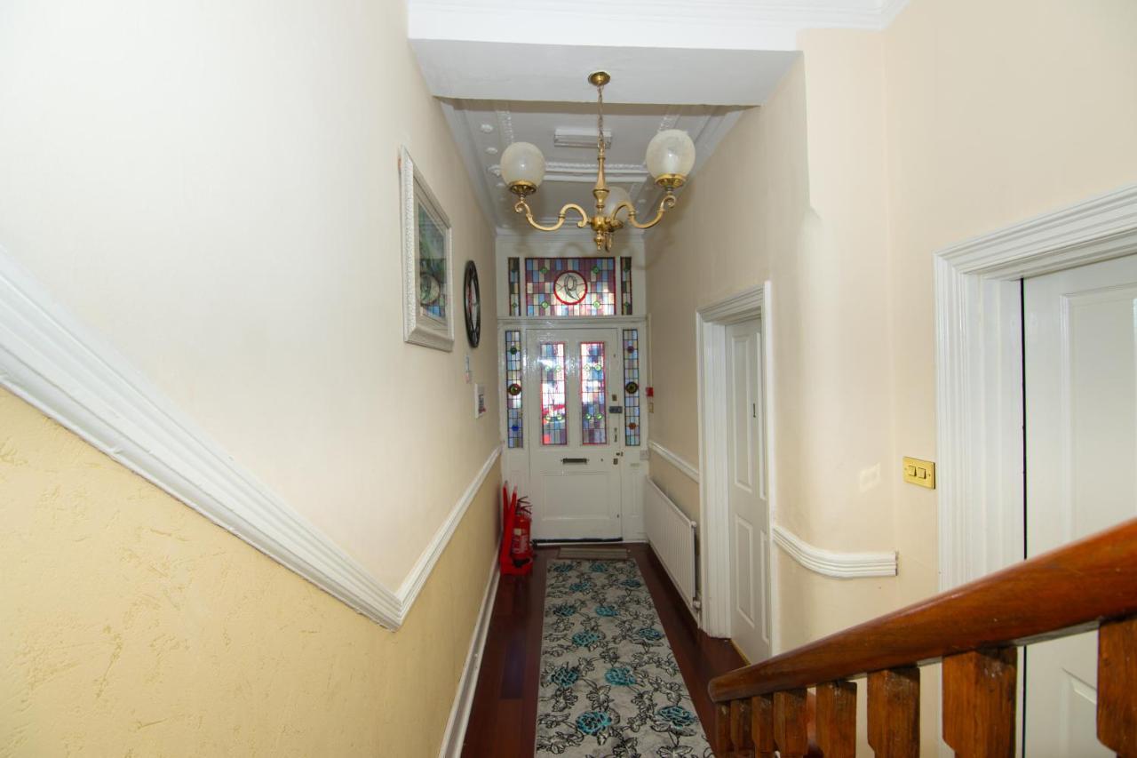 Victorian Woods Bnb Ilford Exterior photo